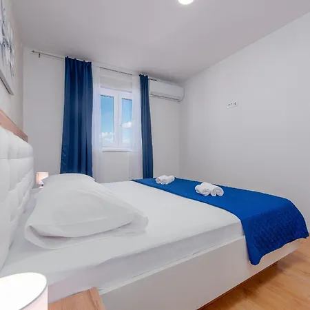 فيلة Mareni Zadarvillas *
