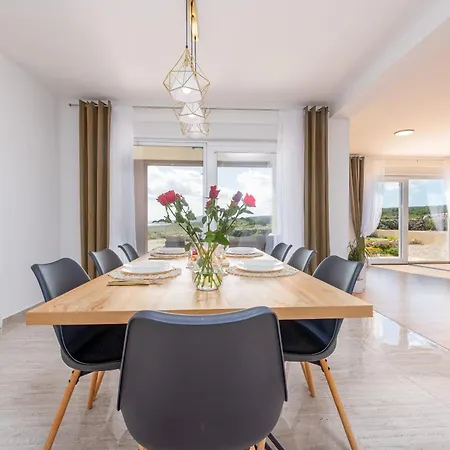 فيلة Mareni Zadarvillas Ražanac